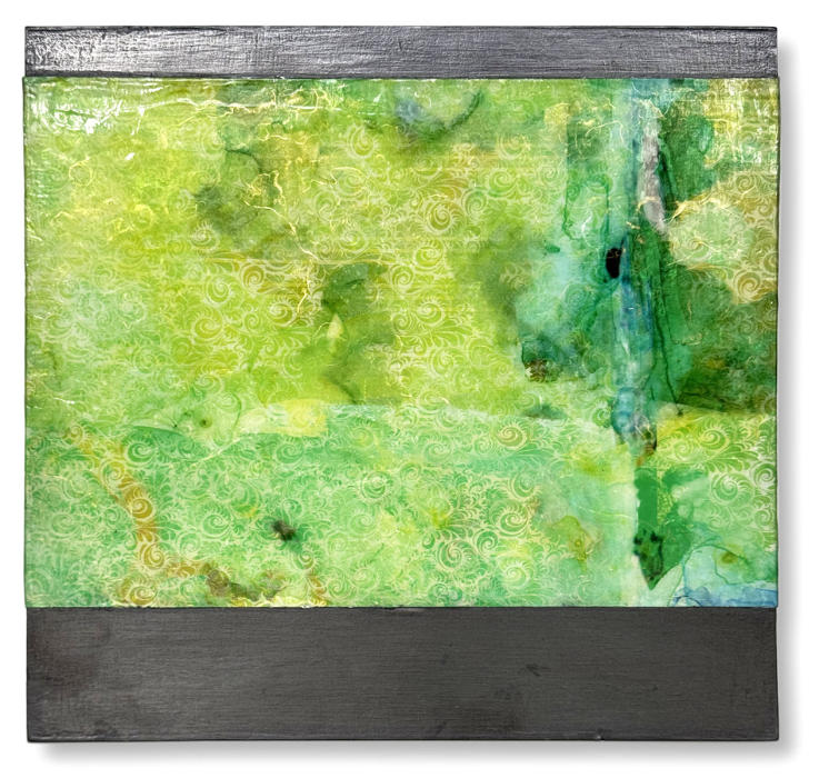 <center><em>Green Brocade ll</em> (2015) 8"x8"<br/>Alternative media on handcrafted multi-layered acrylic collage on wood panel<br/><br/><a href="/gallery.html?folio=Detail%20III&sortNumber=1&gallery=Green%20Brocade%20II&skipno=0&loadedNumber=0" target="_parent">click for detail image</a></center>